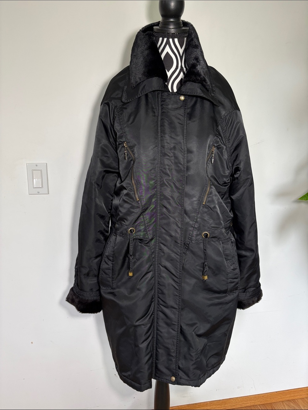 Louis Vuitton Black Trench Coat with Fur Trim beautiful condition